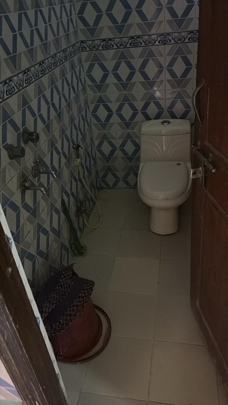 Bathroom, saket 1 RK 350 Sq.Ft. Builder Floor In Saket Delhi 9348641