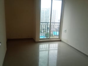 Room in 2 BHK Apartment at Hiraco Eminence, Mira Road – for Rent