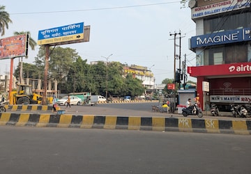 Showroom – Exterior View View at Mahanagar - for Rent