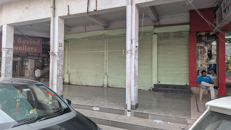  Parking, mahanagar Commercial Showroom 4000 Sq.Ft. In Mahanagar Lucknow 9348683