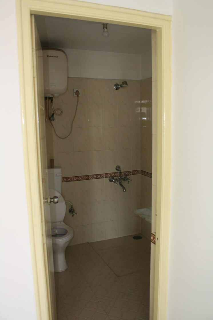 Bathroom, kolte-patil-floriana-estates 3 Bedroom 1806 Sq.Ft. Apartment In Koramangala Bangalore 9348712
