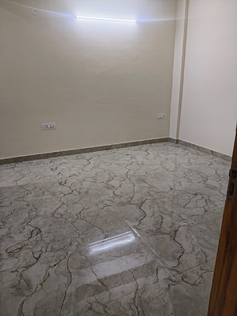 Room, sector 57 2 Bedroom 200 Sq.Yd. Builder Floor In Sector 57 Gurgaon 9348719