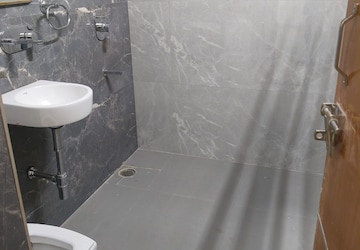 Bathroom in 2 BHK Builder Floor at Sector 57 – for Rent