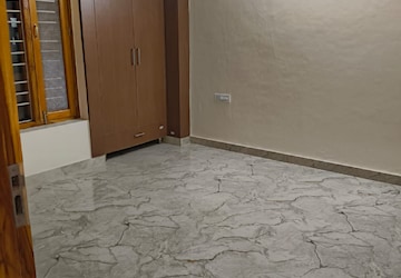 Room in 2 BHK Builder Floor at Sector 57 – for Rent