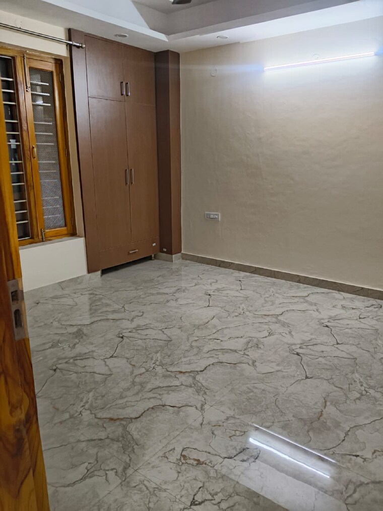 Room, sector 57 2 Bedroom 200 Sq.Yd. Builder Floor In Sector 57 Gurgaon 9348719