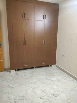 Room in 2 BHK Builder Floor at Sector 57 – for Rent