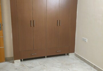 Room in 2 BHK Builder Floor at Sector 57 – for Rent