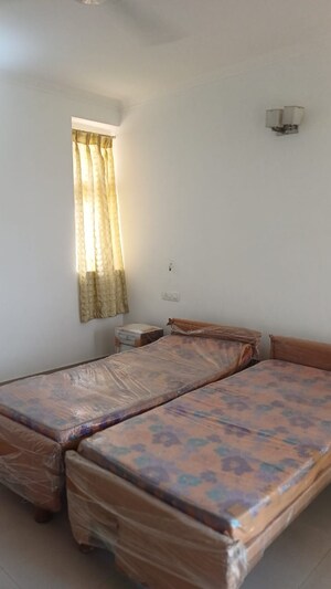 Room in 3 BHK Apartment at Orbit Apartments, Vip Road – for Rent