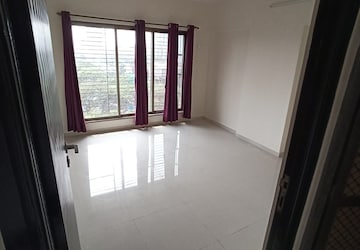 Room in 1 BHK Apartment at Chandak Stella, Goregaon West – for Rent
