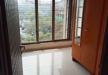 Room in 1 BHK Apartment at Chandak Stella, Goregaon West – for Rent