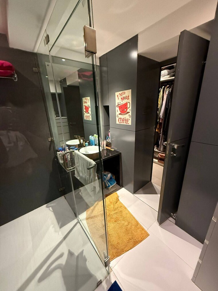 Attached Bathroom, rustomjee-elita 3 Bedroom 2000 Sq.Ft. Apartment In Andheri West Mumbai 9348776