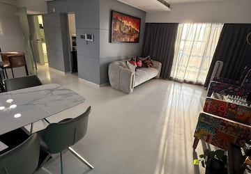 Room in 3 BHK Apartment at Rustomjee Elita, Andheri West – for Sale