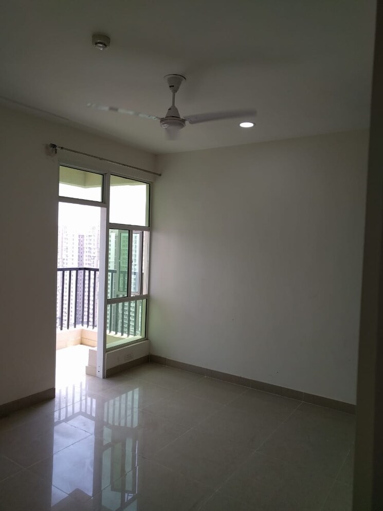 Room, gaur-city-2-16th-avenue 2.5 Bedroom 1250 Sq.Ft. Apartment In Sector 16c Greater Noida Greater Noida 9348788