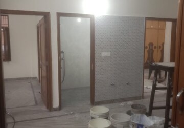Room in 3 BHK Apartment at Vasant Kunj – for Rent