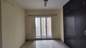 Room in 3 BHK Apartment at Dosti Group Imperia, Manpada – for Rent