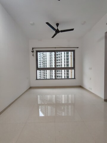 Room in 2 BHK Apartment at Kalpataru Immensa, Kolshet Road – for Sale