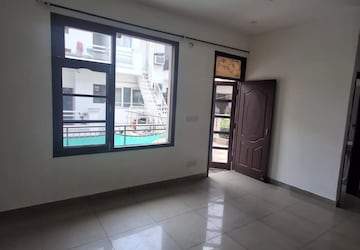 Room in 3 BHK Apartment at Sector 44 – for Rent