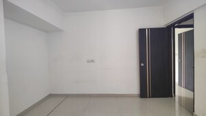 Room in 2 BHK Apartment at Cosmos Jewels, Ghodbunder Road – for Rent