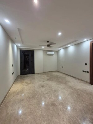 Room in 3 BHK Apartment at Emaar The Palm Drive-The Premier Terraces, Sector 66 – for Sale