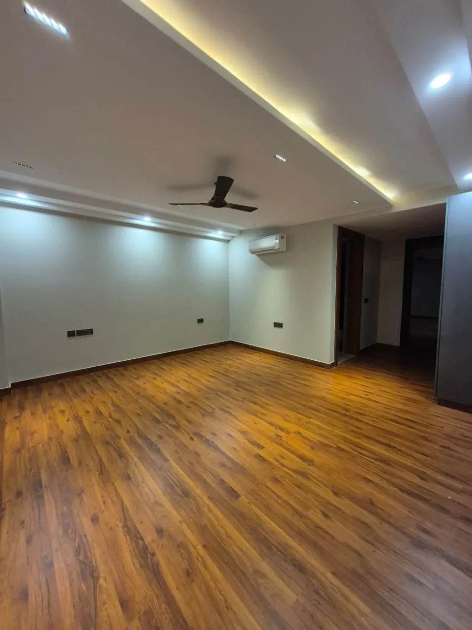 3 BHK + Servant Room Apartment For Sale in Emaar The Palm Drive-The Premier Terraces