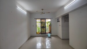 Room in 2 BHK Apartment at Cosmos Jewels, Ghodbunder Road – for Rent