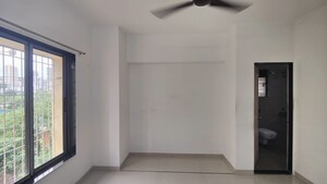 Room in 2 BHK Apartment at Cosmos Jewels, Ghodbunder Road – for Rent