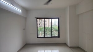 Room in 2 BHK Apartment at Cosmos Jewels, Ghodbunder Road – for Rent