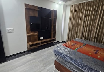 Bedroom in 2 BHK Builder Floor at Sector 52 – for Rent