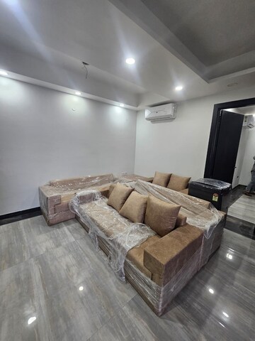 Living Room in 2 BHK Builder Floor at Sector 52 – for Rent