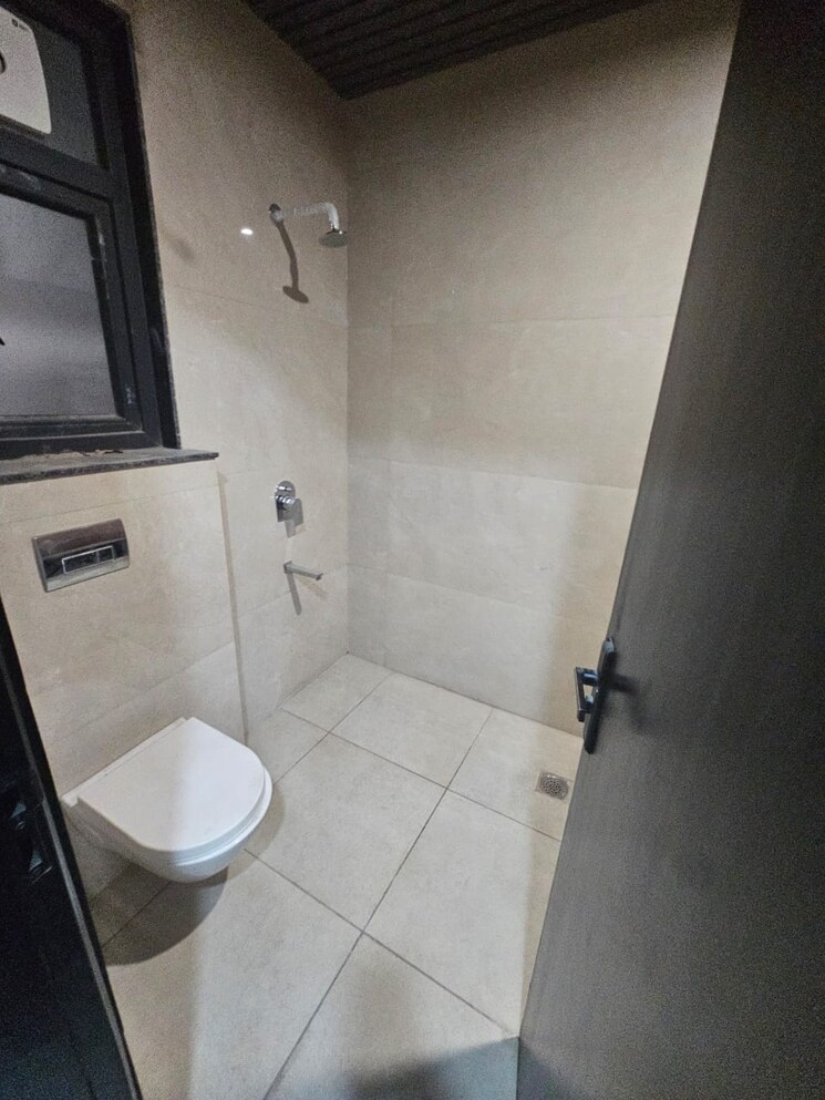 Bathroom, sector 52 2 Bedroom 180 Sq.Yd. Builder Floor In Sector 52 Gurgaon 9348808