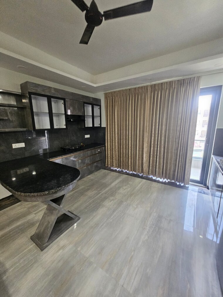 Room, sector 52 2 Bedroom 180 Sq.Yd. Builder Floor In Sector 52 Gurgaon 9348808