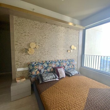 Oberoi Realty Esquire