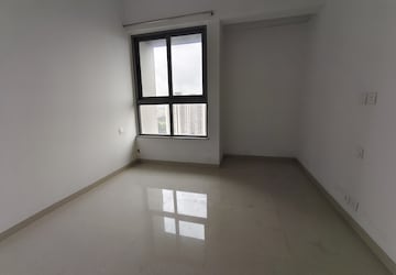 Room in 2 BHK Apartment at Kalpataru Immensa, Kolshet Road – for Sale