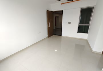 Room in 2 BHK Apartment at Kalpataru Immensa, Kolshet Road – for Sale