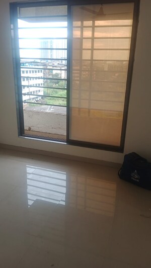 Room in 1 BHK Apartment at Jondhale Park CHS, Kalyan West – for Rent