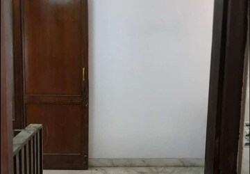 Room in 3 BHK Independent House at Sector 36 – for Rent