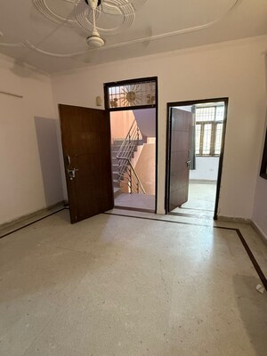 Room in 1 BHK Builder Floor at Saket – for Rent