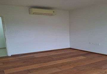 Room in 1 BHK Apartment at Godrej The Trees, Vikhroli East – for Rent