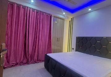 Bedroom in 1 BHK Builder Floor at Saket – for Rent