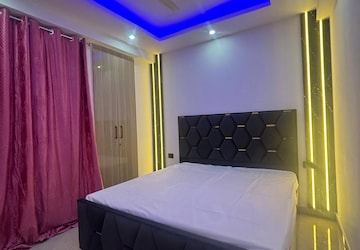 Bedroom in 1 BHK Builder Floor at Saket – for Rent
