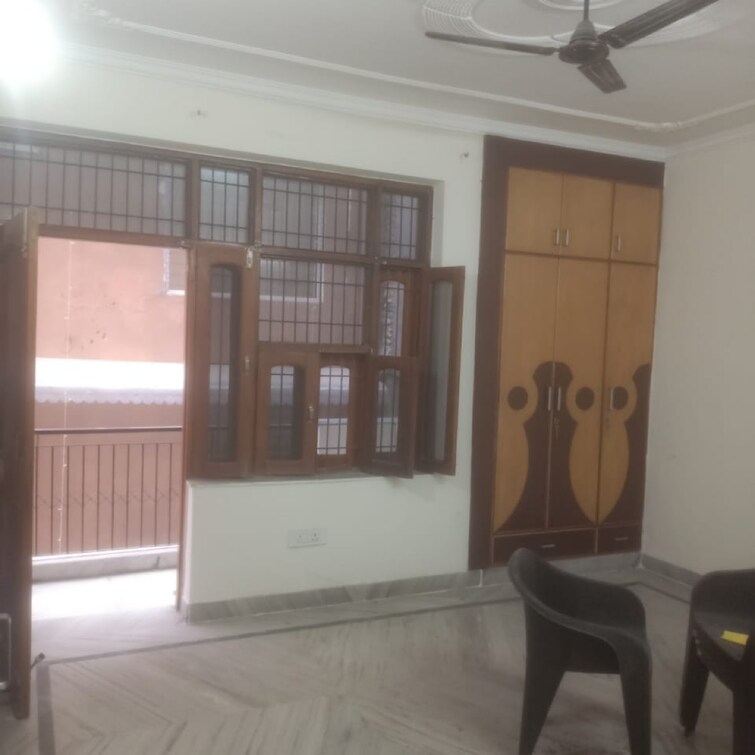 Cover Image, vasant kunj 3 Bedroom 150 Sq.Yd. Apartment In Vasant Kunj Delhi 9348901