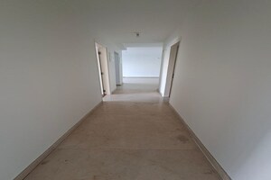 Room in 3 BHK Apartment at Godrej The Trees, Vikhroli East – for Rent