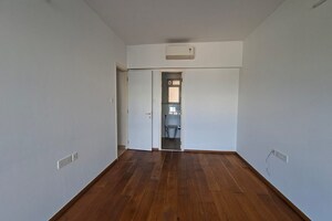 Room in 3 BHK Apartment at Godrej The Trees, Vikhroli East – for Rent