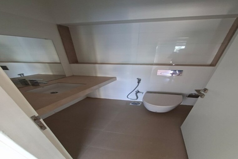 Attached Bathroom, godrej-the-trees 3 Bedroom 1100 Sq.Ft. Apartment In Vikhroli East Mumbai 9348912