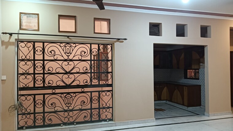 Exterior View, ntpc-township 3 Bedroom 250 Sq.Mt. Builder Floor In Sector 33 Noida 9348921