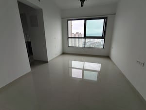 Room in 2 BHK Apartment at Kalpataru Immensa, Kolshet Road – for Sale