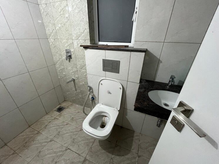 Bathroom, godrej-boulevard 2 Bedroom 691 Sq.Ft. Apartment In Manjari Pune 9348937