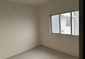 Room in 1 BHK Apartment at Urvashi CHS Malad East, Daruwala Compound – for Rent
