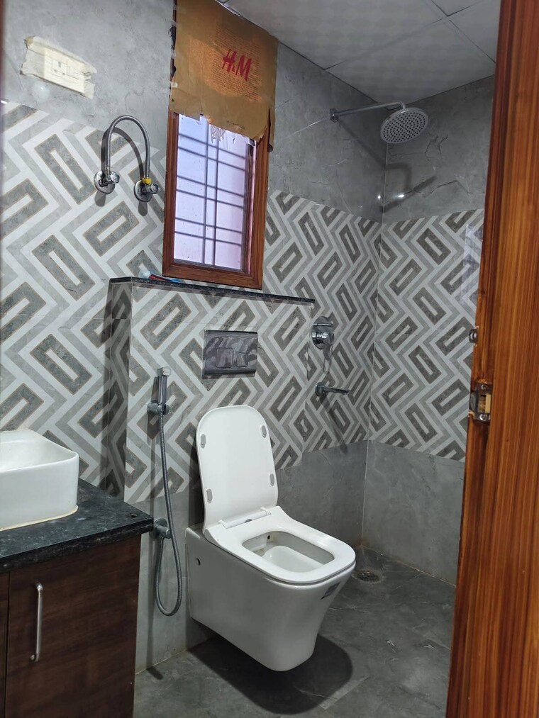 Bathroom, anamika-enclave 3 Bedroom 1800 Sq.Ft. Builder Floor In Sector 14 Gurgaon 9348974