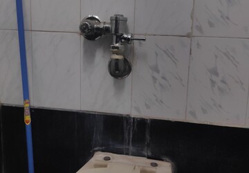 Bathroom in  Pg at Andheri East – for Rent